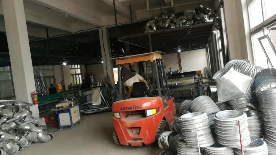 棉湖鎮(zhèn)通風(fēng)管道廠家宏鑫環(huán)保設(shè)備工程公司承接棉湖市通風(fēng)管道安裝工程